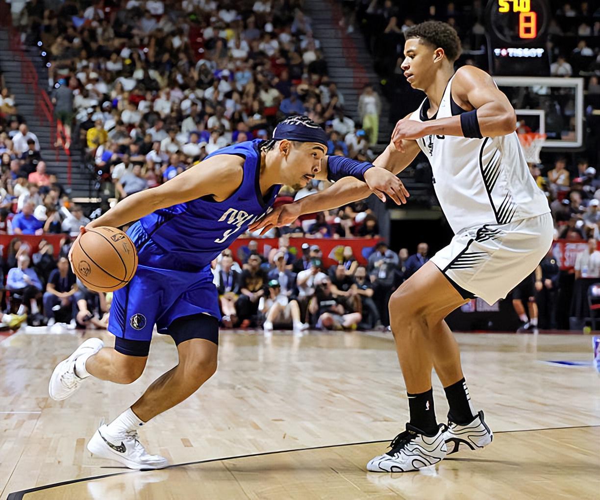 两场比赛判若两人！独行侠后场新秀面对马刺竟然彻底吃瘪了？